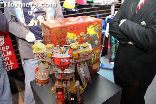 Toy Fair 2013   First Looks At Shockwave And More Transformers Showroom Images  (2 of 75)